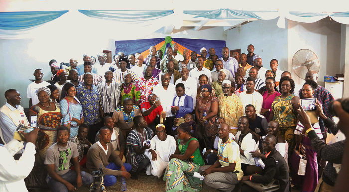  Nana Akufo-Addo with small-scale entrepreneurs 